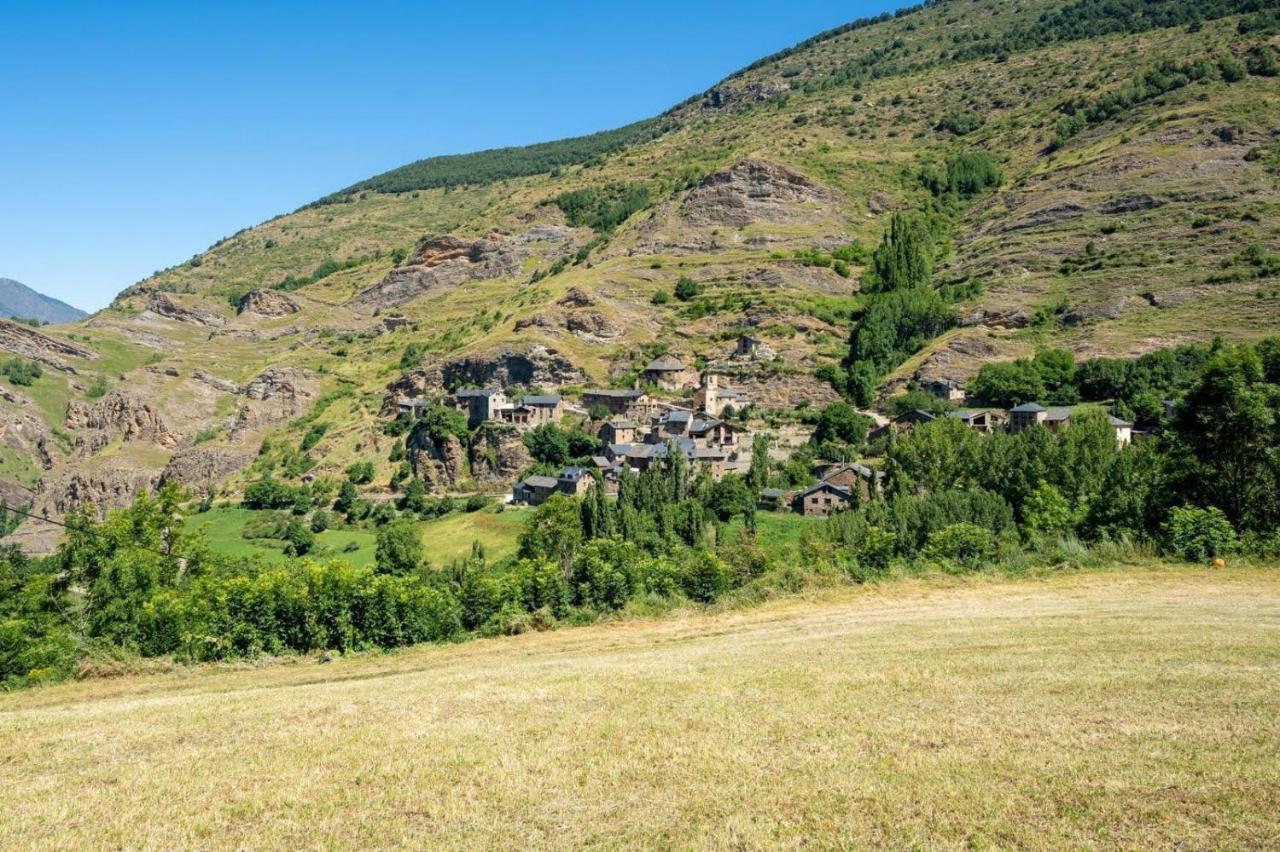 Apartamentsaloriaburg Farrera Buitenkant foto