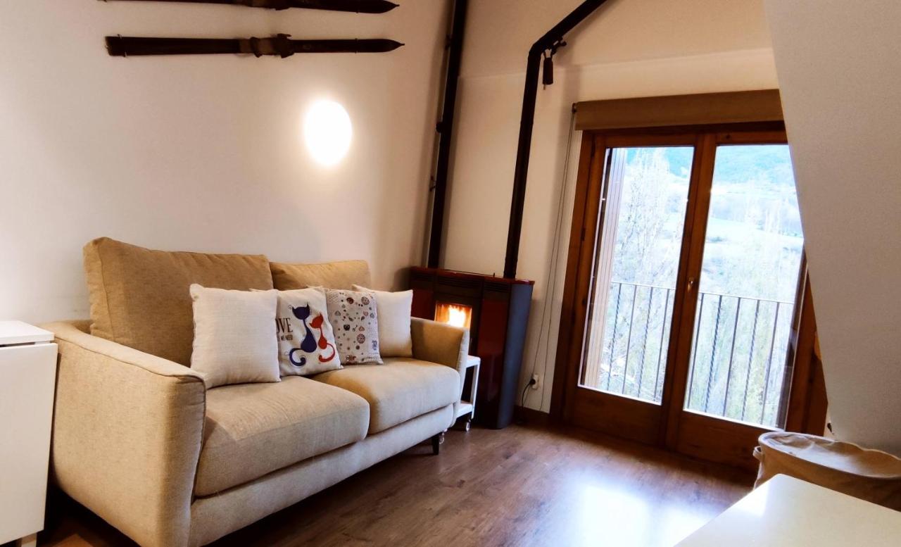 Apartamentsaloriaburg Farrera Buitenkant foto
